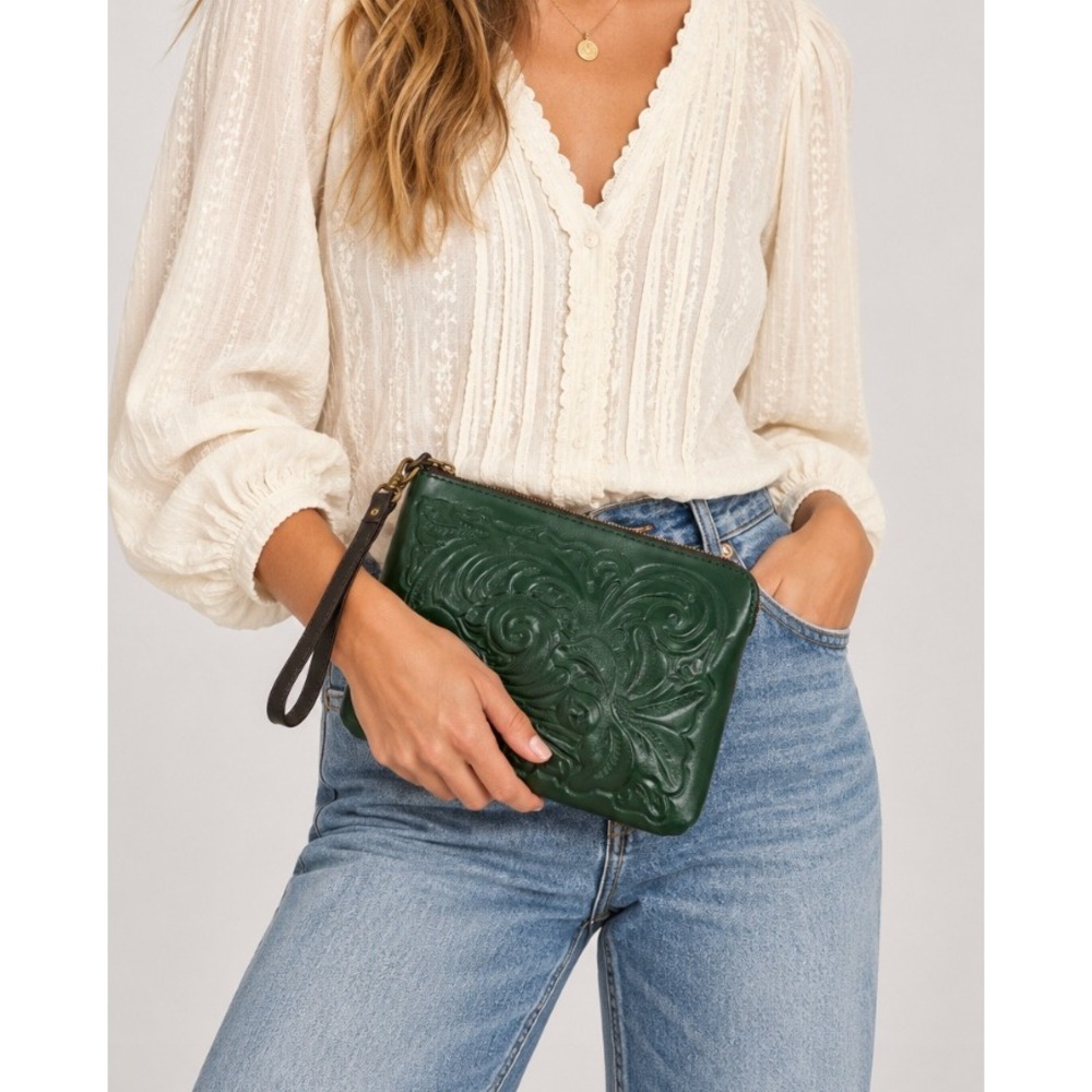 NEW Patricia Nash Cassini Soft Green Tooled Leather Wristlet Clutch P349244 NWT